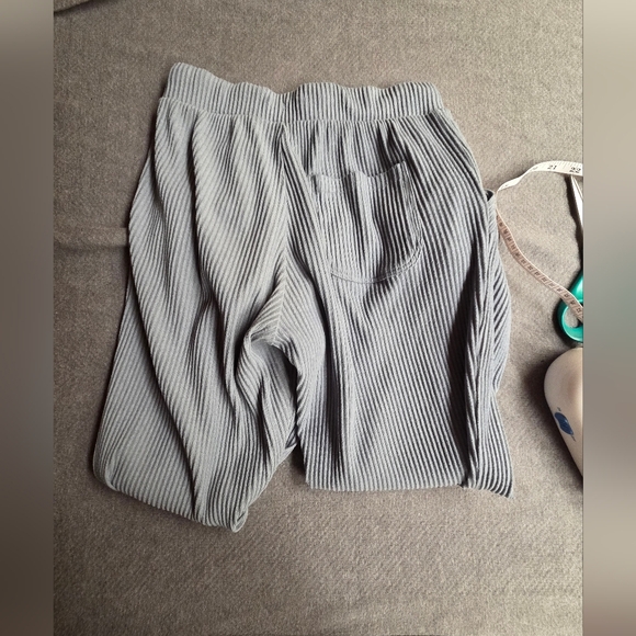 Alo Muse Rib Sweatpant - Picture 5 of 5